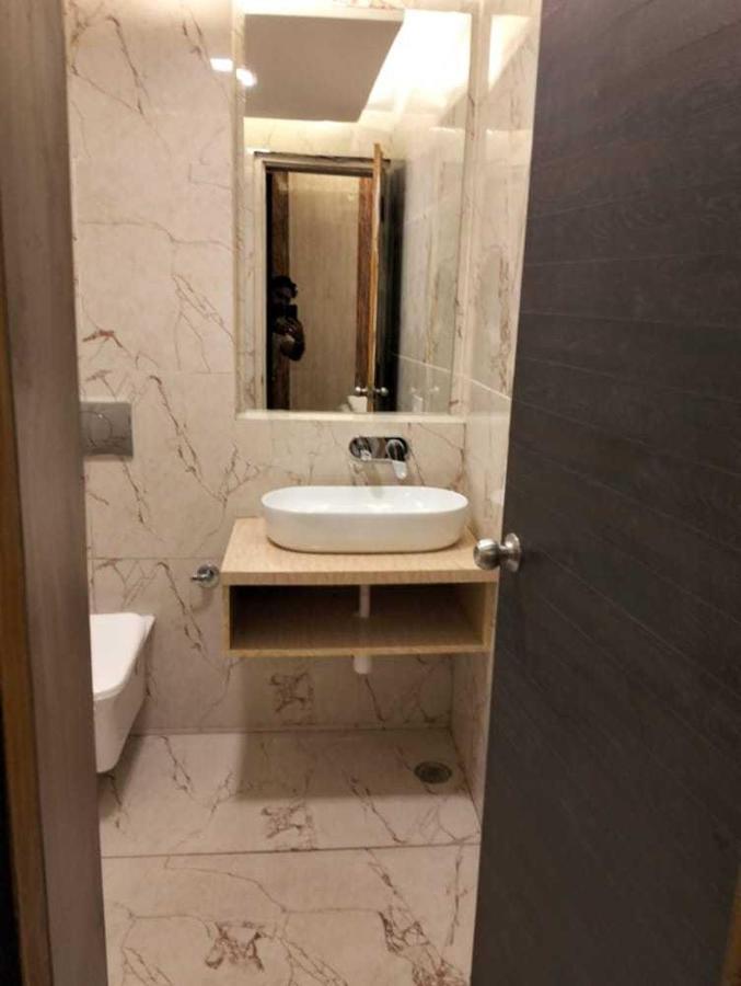 Oyo Mmc Hotel And Restaurant Мератх Экстерьер фото